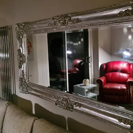 Stunning Holiday Home. Free Parking. Manchester Exterior photo