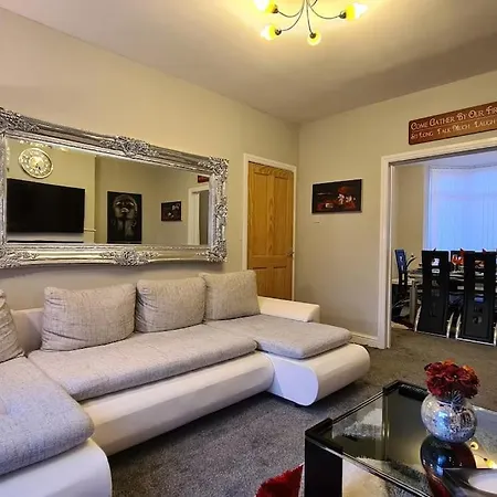 Stunning Holiday Home. Free Parking. Manchester Exterior photo