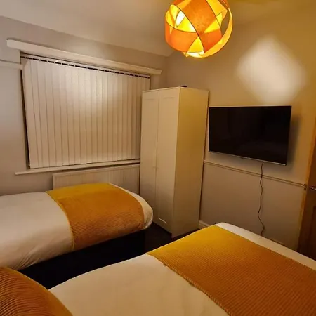 Stunning Holiday Home. Free Parking. Manchester Exterior photo
