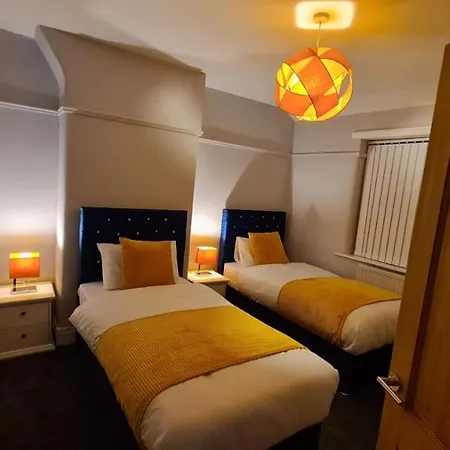Stunning Holiday Home. Free Parking. Manchester Exterior photo